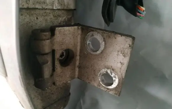 Citroen Xsara Front door upper hinge