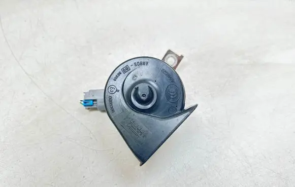 Nissan Qashqai Horn signal A046522
