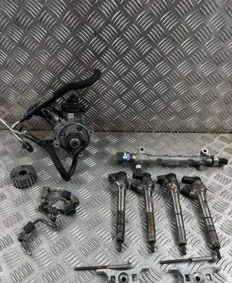 Volkswagen PASSAT B8 Fuel injection system set 04L130755D 04L130277AC