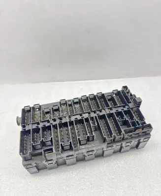 Volkswagen Polo III 6N 6N2 6NF Fuse box set 357937039