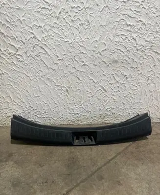 Trunk/boot sill cover protection