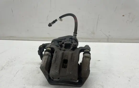 KIA Xceed Rear brake caliper G358237700