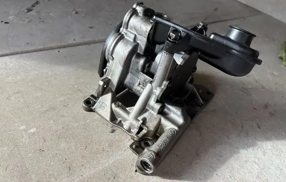 BMW 3 F30 F35 F31 Oil pump 7805316