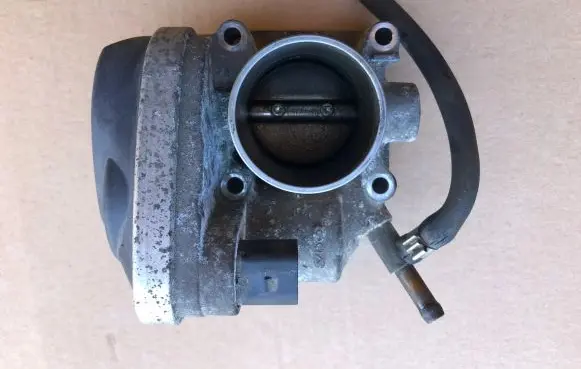 Skoda Fabia Mk1 (6Y) Throttle valve 047133062D