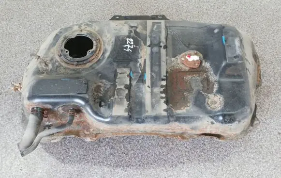 Peugeot 4007 Fuel tank 