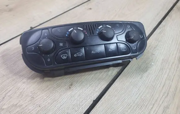 Mercedes-Benz C W203 Climate control unit A2098300085 D450039