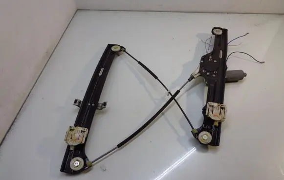 Rear door window regulator with motor