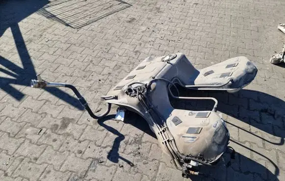 Audi A8 S8 D3 4E Fuel tank 4E0201021M