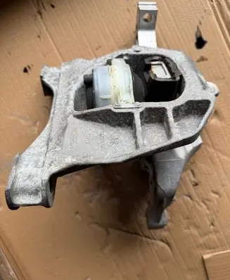 Peugeot 308 Engine mount vacuum valve 4A102300