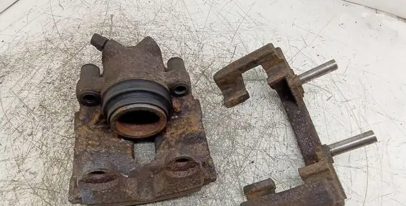 BMW X3 E83 Front brake caliper 5725 844