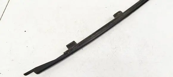 Suzuki Swift I Windshield trim 