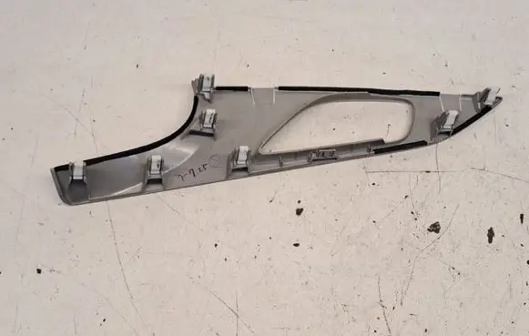 Mazda CX-3 Front door trim bar D10E68D4X