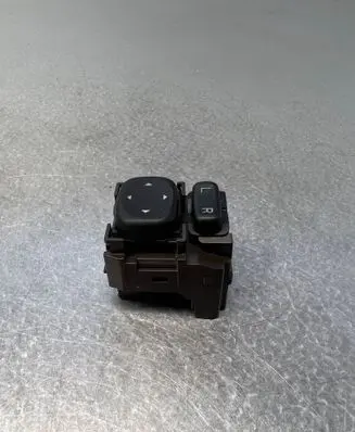 Toyota Avensis T270 Wing mirror switch 183647