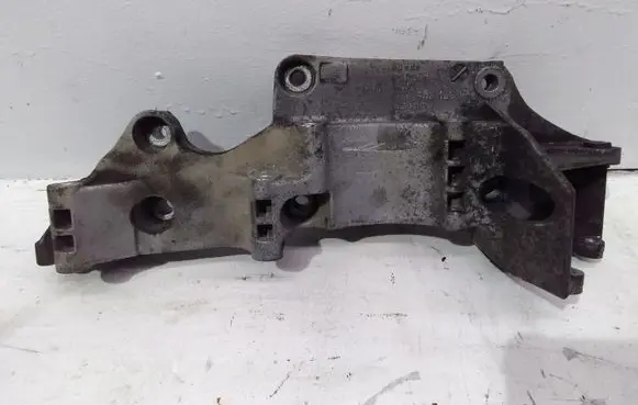 Audi A3 S3 8L Engine mounting bracket 06A903143F