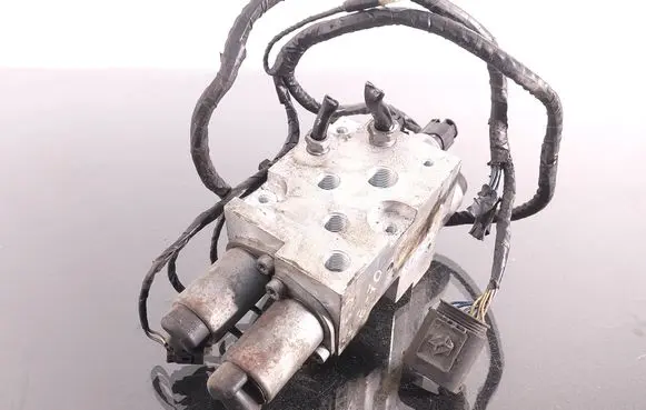 BMW X5 E70 Active stabilizer control/valve assembly 37206794578 VB679457802 679457802