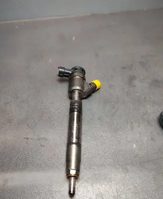 Fuel injector
