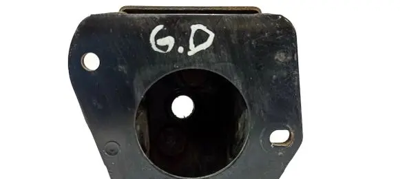 Toyota Prius (XW20) Gearbox mounting bracket