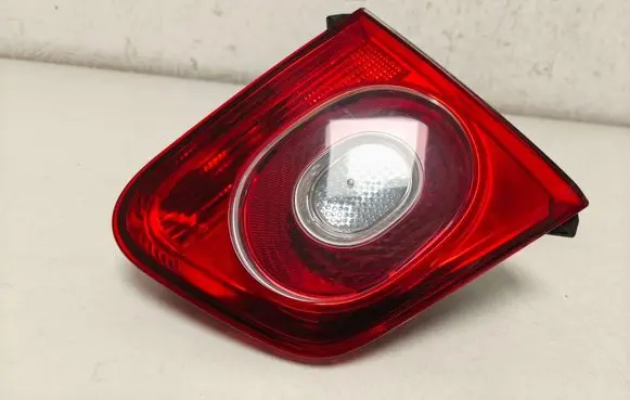 Tailgate rear/tail lights