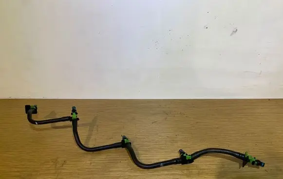 Peugeot 508 RXH Fuel injector supply line/pipe 