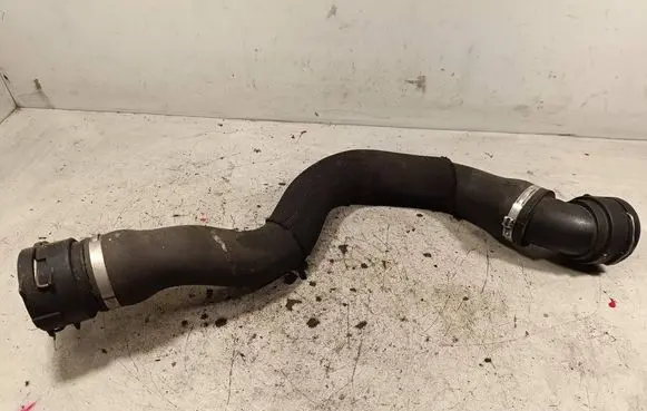 Jaguar XF X260 Intercooler pipe mounting bracket 