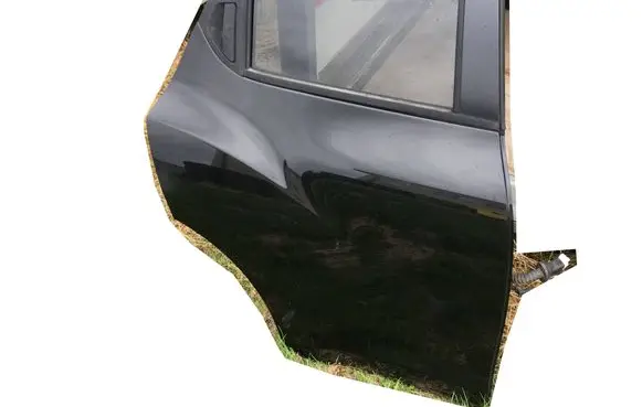 Nissan Juke I F15 Rear door
