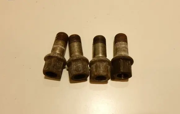 Audi A6 S6 C6 4F Nuts/bolts 5236