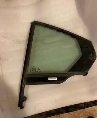 BMW 5 G30 G31 Rear side window 43R004529 E000214 DOT615M40VAS2
