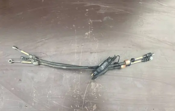 Citroen Berlingo Gear shift cable bracket 