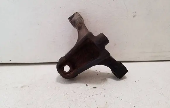 Mercedes-Benz Vito Viano W447 Engine mounting bracket