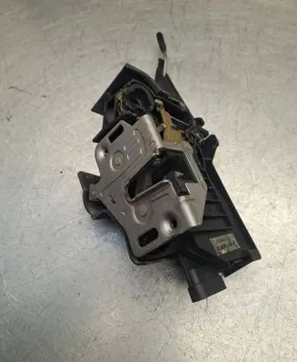 Mercedes-Benz ML W163 Front door lock A1637202935 PAF500503