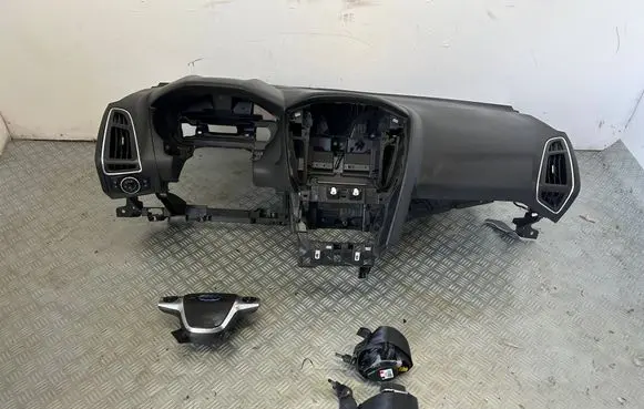 Ford Focus Dashboard 