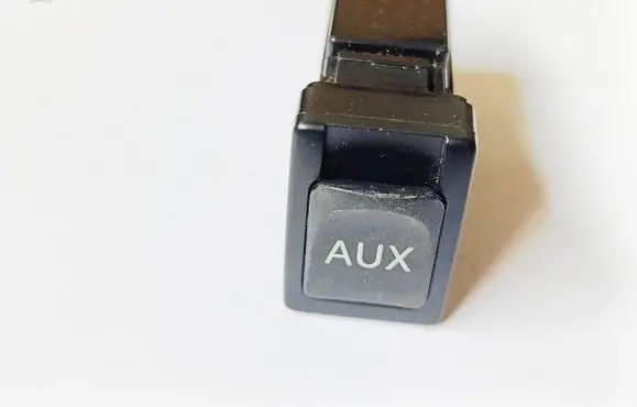 Toyota Avensis T270 AUX in-socket connector 8619005010