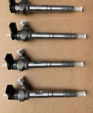 Audi A6 S6 C4 4A Fuel injector 05L130277N