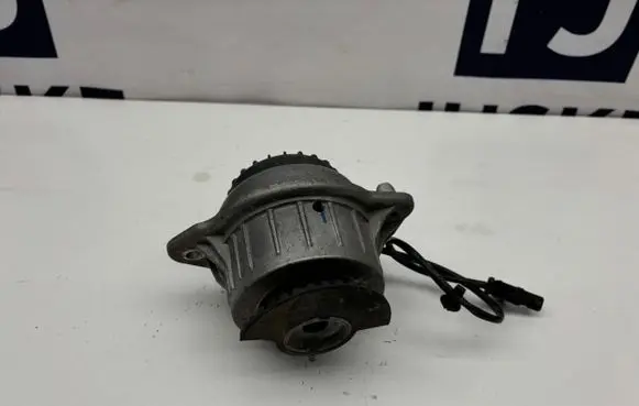 Mercedes-Benz S AMG W222 Engine mount bracket A2222407617