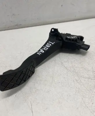 Volkswagen Touran III Accelerator throttle pedal 5Q1723503J 6PV010621