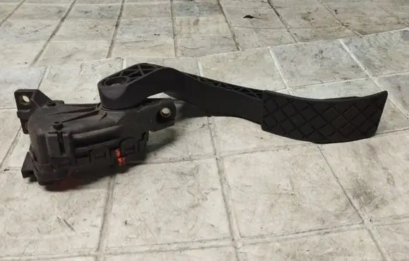 Audi A6 S6 C5 4B Accelerator throttle pedal
