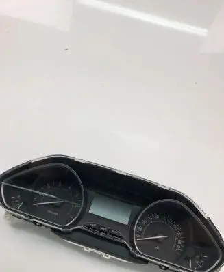 Peugeot 208 Speedometer (instrument cluster) 9813848780