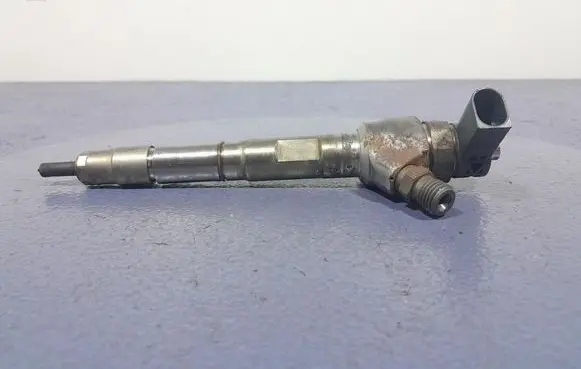 Skoda Superb B5 (3U) Fuel injector 04L130277AE