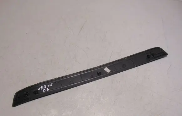 Toyota Verso Rear sill trim cover 679150F010