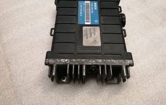 Volkswagen Polo II 86C 2F Engine control unit/module 030906026A 0261200253
