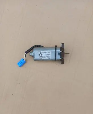 Mercedes-Benz C W203 Seat adjustment motor A2038203642