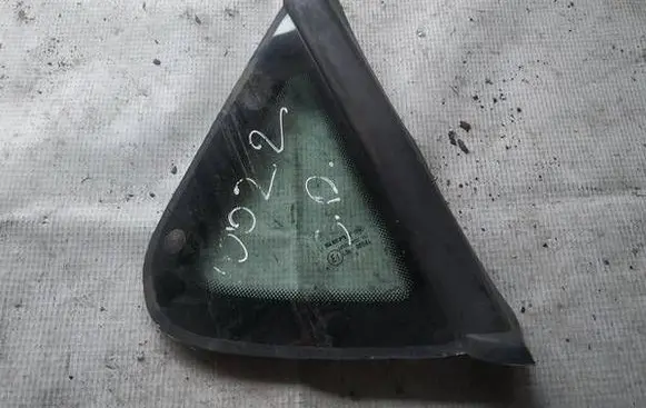 Seat Ibiza IV (6J,6P) Rear side window as2