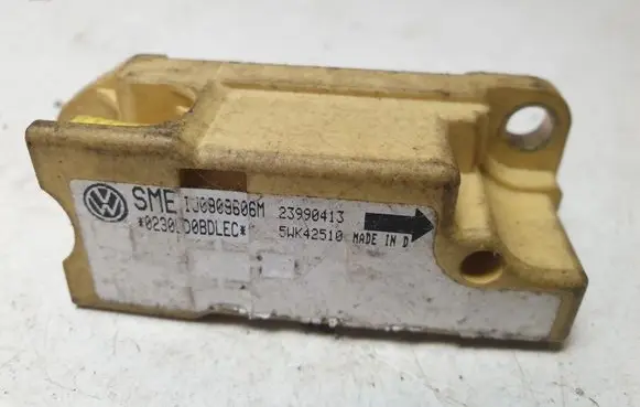 Volkswagen Bora Airbag deployment crash/impact sensor IJ0909606M
