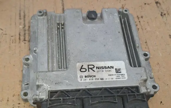 Nissan Note (E12) Engine control unit/module 237103VD0C 1039S71574 0281030850