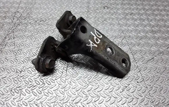 Mitsubishi Outlander Front door lower hinge 