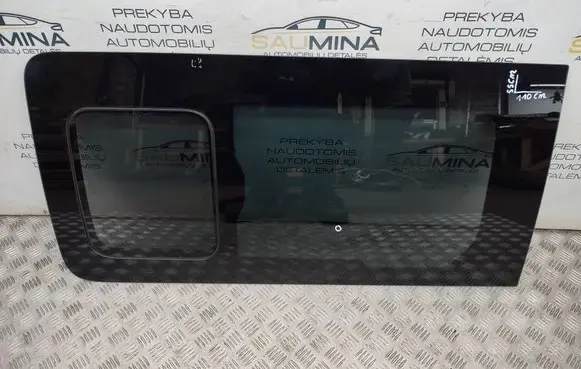 Opel Vivaro Side middle window/glass 9808388280
