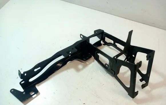 BMW 5 F10 F11 Headlight/headlamp mounting bracket 170238