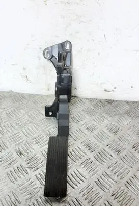 KIA Sorento Accelerator throttle pedal 52124785AE