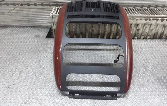 Chrysler Grand Voyager IV Dash center air vent grill P12221076A