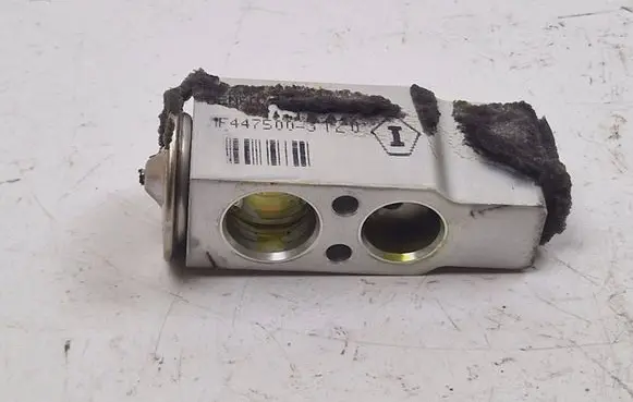 Jaguar XF X250 Air conditioning (A/C) expansion valve DENSO10P26 IF4475003120
